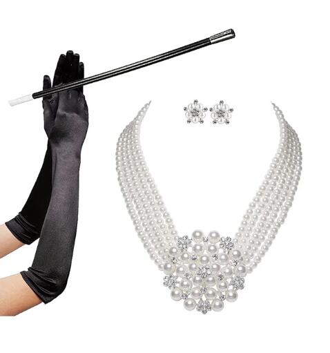 Women'S Accessories In The 1950S - Audrey Hepburn Breakfast at Tiffanys 1950s