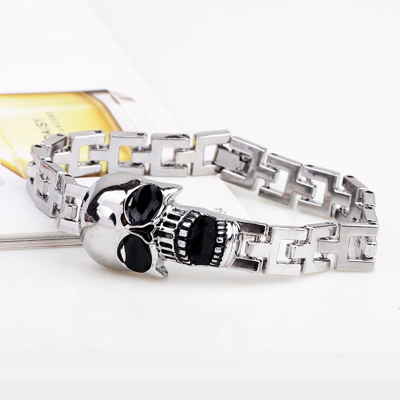 Skull Titanium Steel Bracelet  - Women'S Accessories To Wear With Watch recension och pris