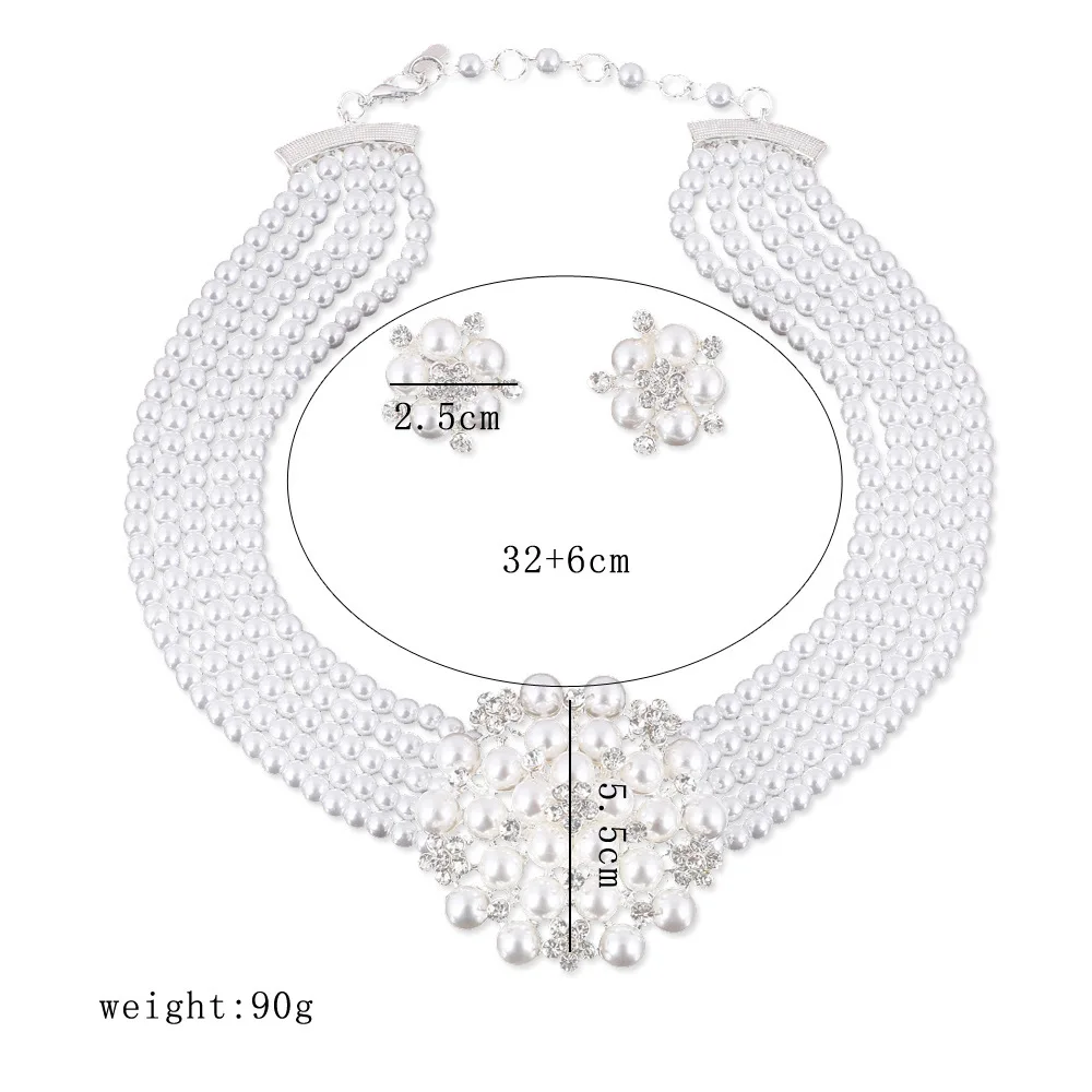 Audrey Hepburn Breakfast at Ti - Women'S Accessories In The 1950S recension och pris