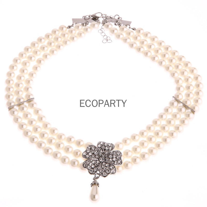Audrey Hepburn Breakfast at Ti - Women'S Accessories In The 1950S recension och pris