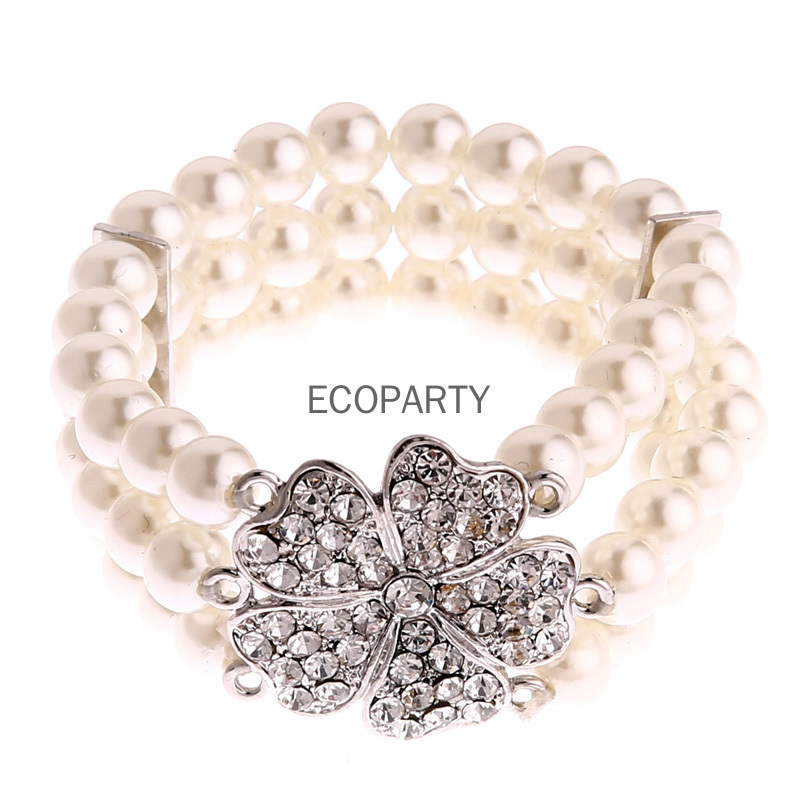 Audrey Hepburn Breakfast at Ti - Women'S Accessories In The 1950S recension och pris