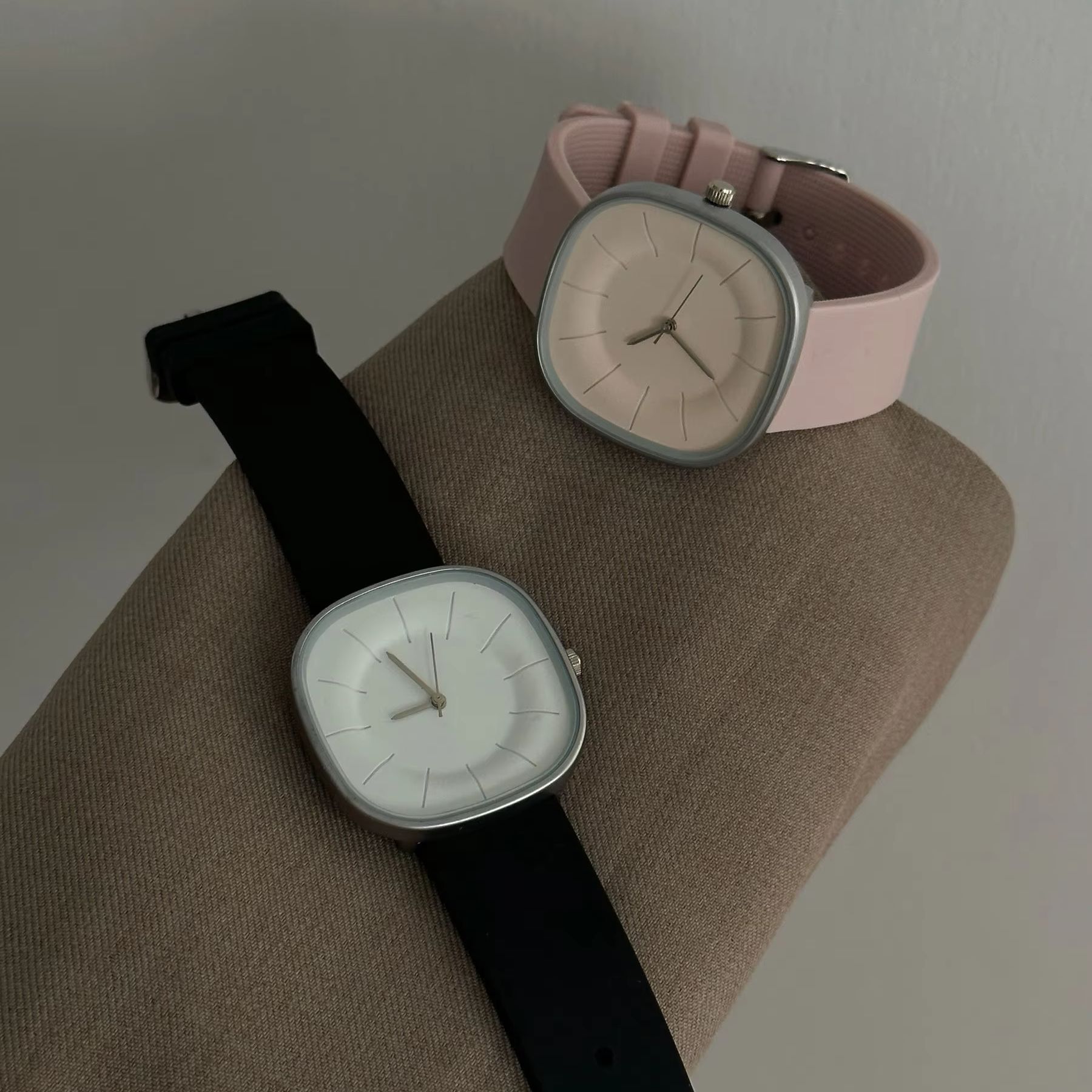 Minimalist Square Dial Quartz  - Women'S Accessories To Wear With Watch recension och pris